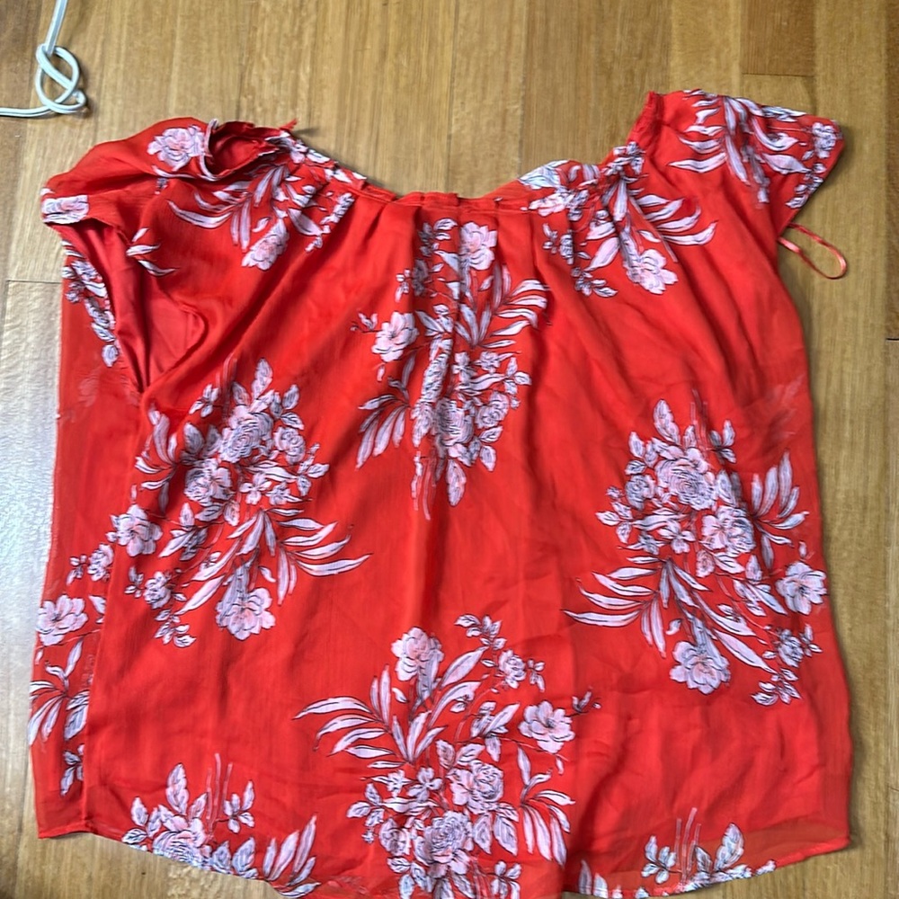 Lauren Conrad XL floral top